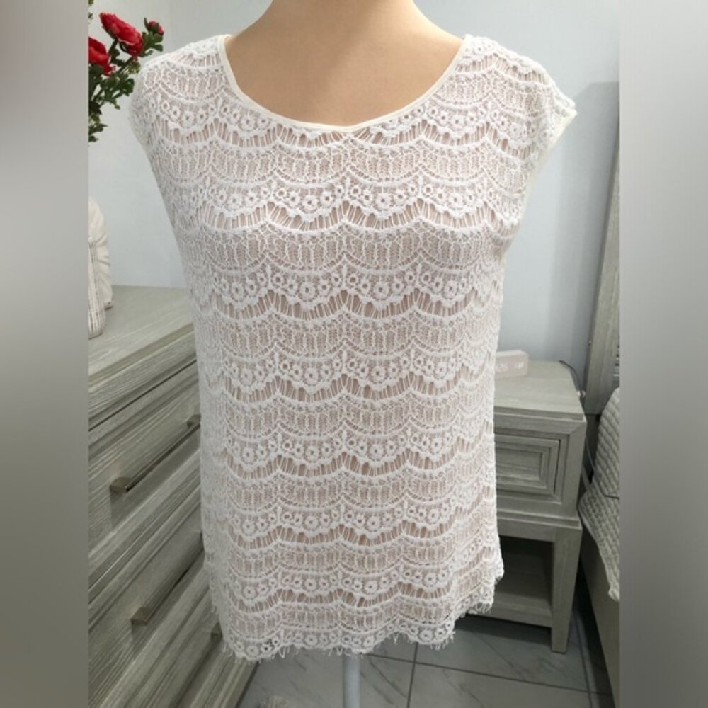 Max Studio White Lace top - Sz M